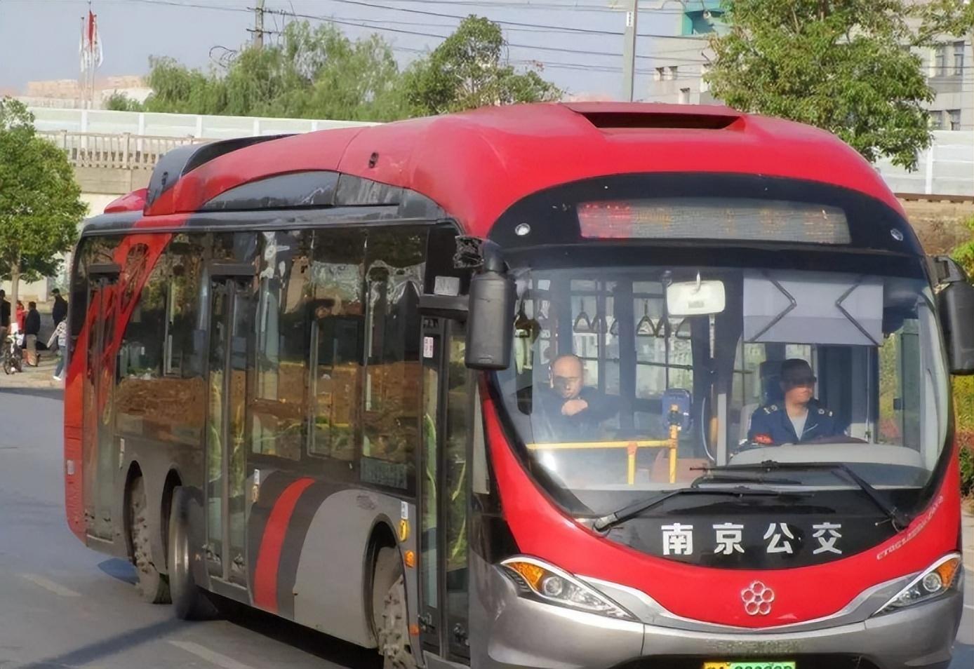 回顾曾轰动全国的彭宇案,一句不是你撞的,你为何要扶?让人心痛