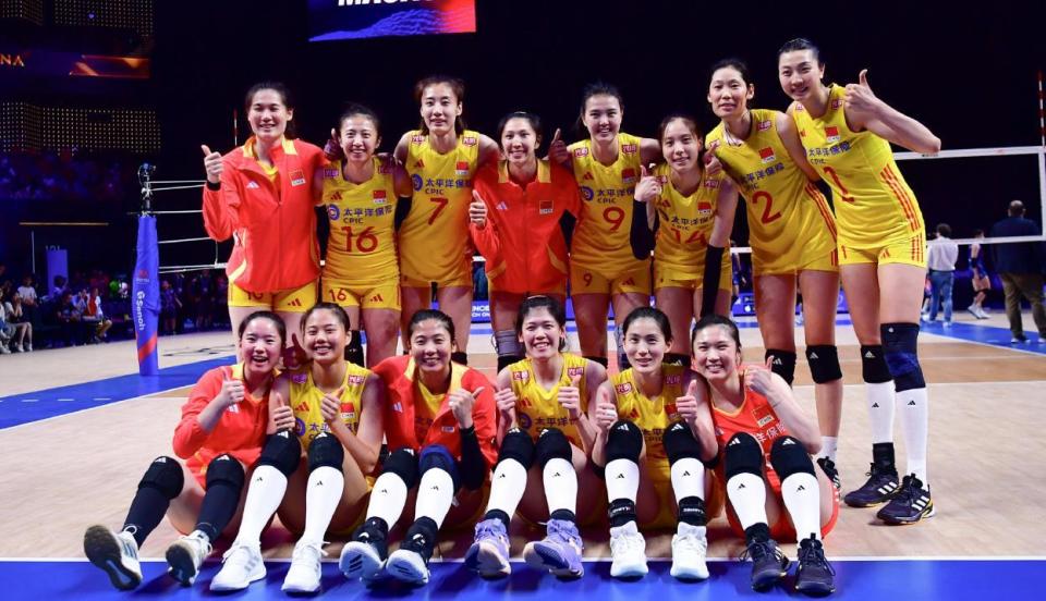 中国女排教练组调整!赖亚文进入团队,蔡斌亲承朱婷将首发出战