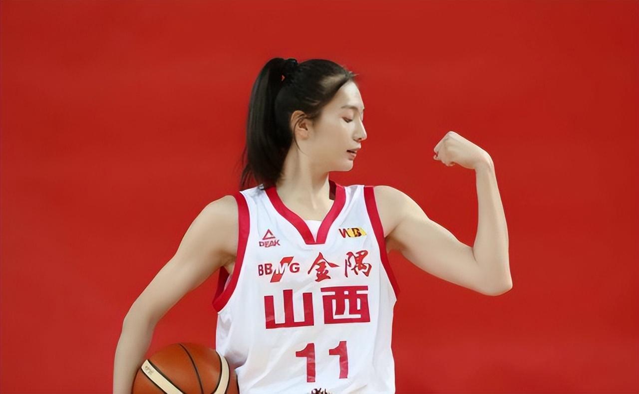 刘禹彤火速增援女篮,热身赛首次征召大宝贝,到达西安投入训练