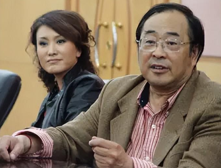 志起饰)出现在《方世玉》第二部中,方世玉的第二位红颜知己安儿的父亲