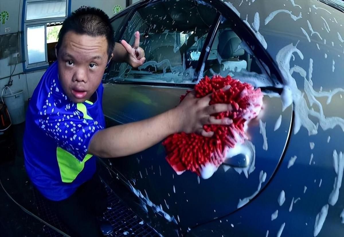 回顾喜憨儿创始人曹军:创立7年开28家分店,助力智力障碍员工就业