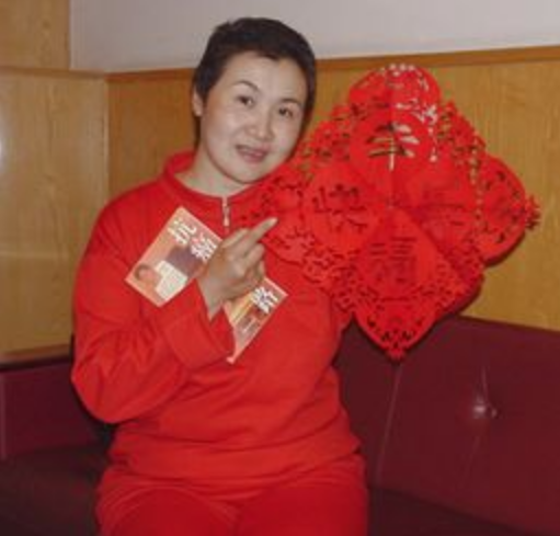2002年10月,李媛媛因癌症恶化去世,这一年她的孩子还没有记事