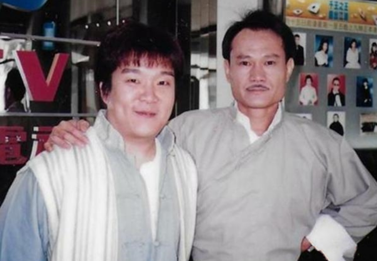 上个世纪七十年代李小龙去世后,洪金宝组建了洪家班,原有"林家班"成员