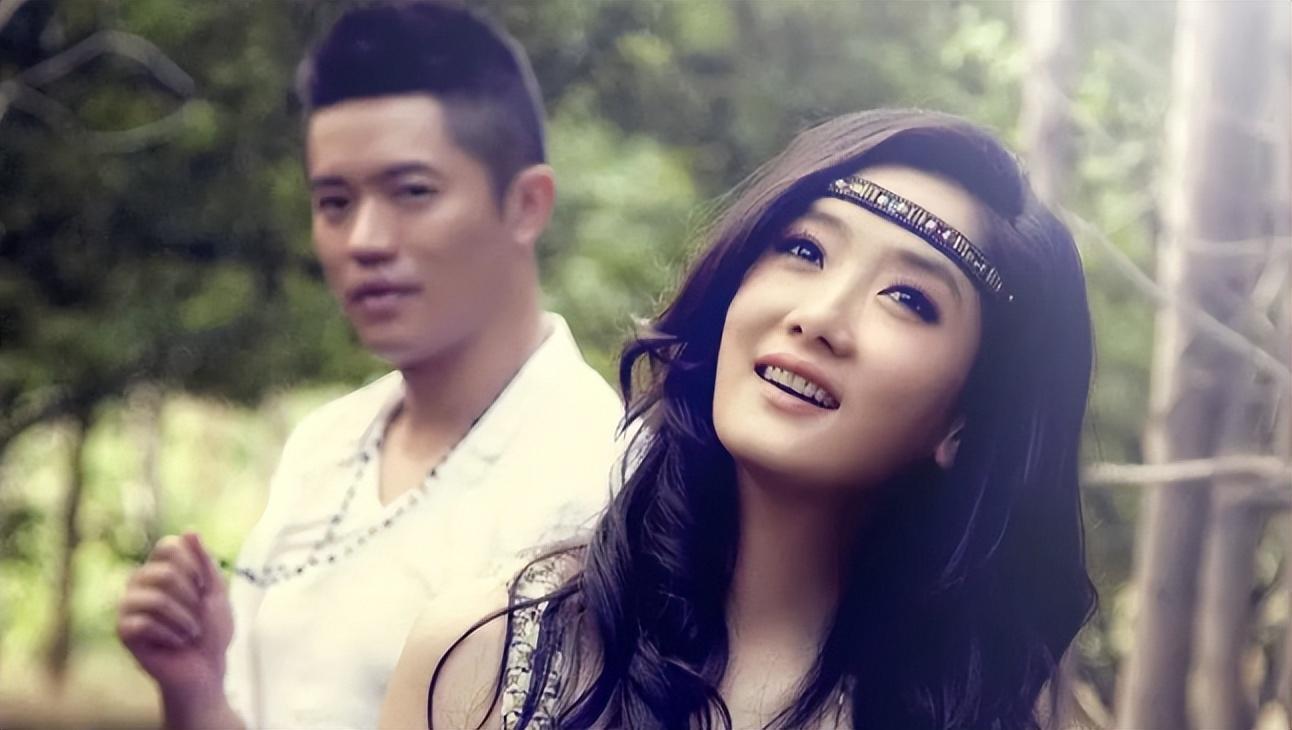 玲花终于承认,自己和曾毅关系就像亲人,对多年来的相处很是感恩