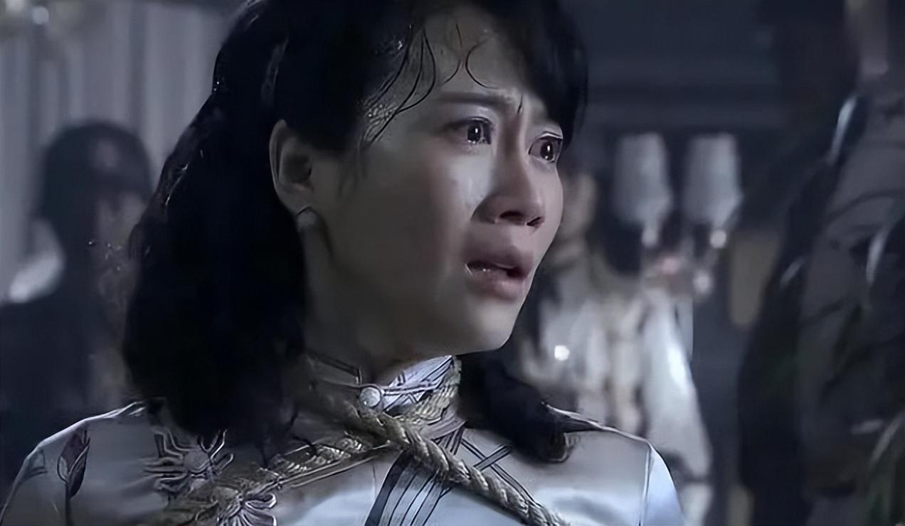 在《毒刺》中,她演的是剧情分量极高的丁芷寒.