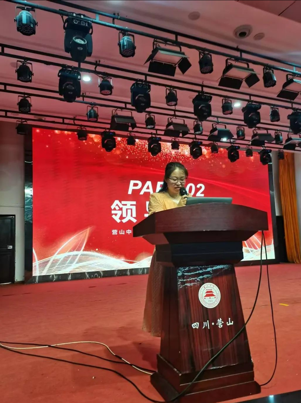 魅力笔尖,"英"你精彩|营山中学初2022级英语书写比赛