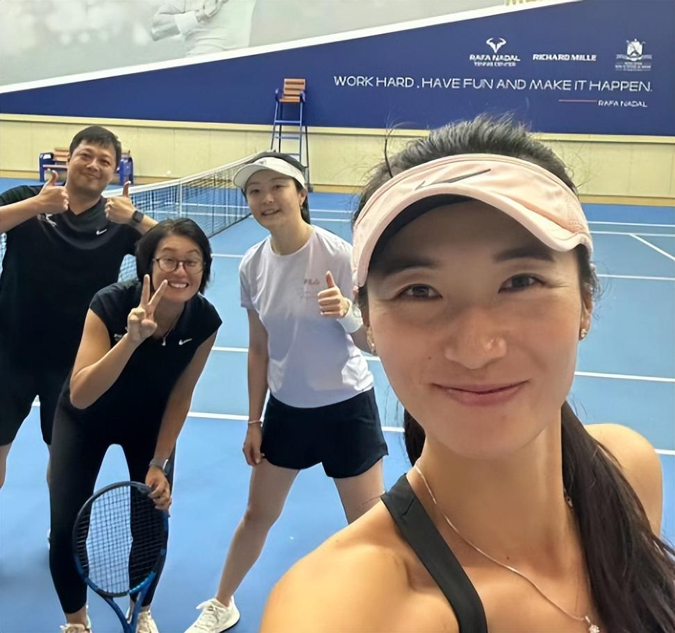 网坛女神晏紫:巅峰期嫁百亿富豪连生4娃,今40岁逆生长仍像少女