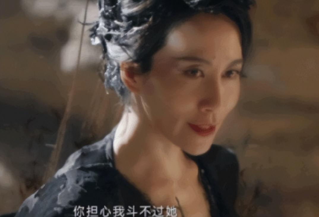 在《毒刺》中,她演的是剧情分量极高的丁芷寒.