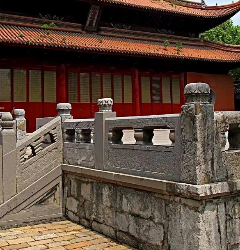 古代写教辅书的老师,地位到底有多高?地位高的能让皇帝祭拜!