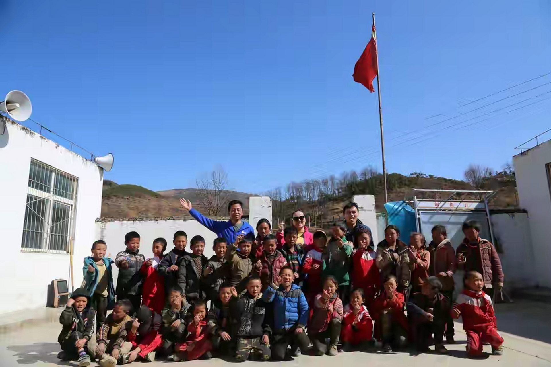 7天支教费超万元,大凉山沦为"公益秀场"?