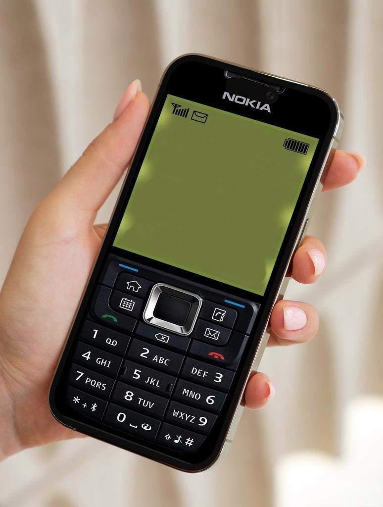 这款手机无疑是诺基亚老式手机的高配,汇聚了它过往的辉煌与荣光满都