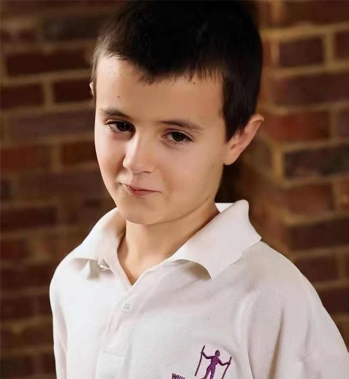 09年,英国13岁男孩"喜当父亲"!结果发现孩子竟有8个"爸爸"