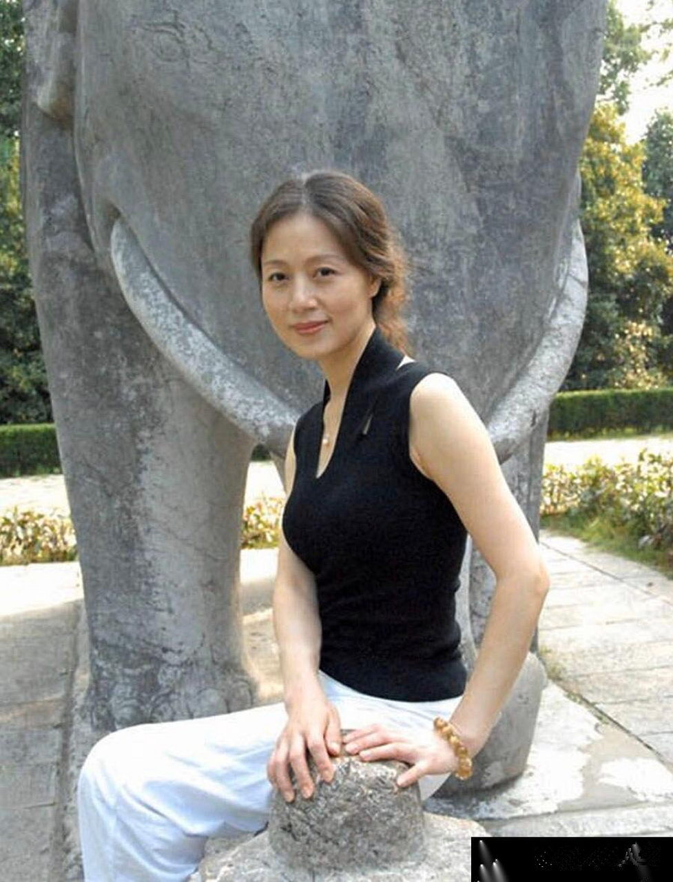 马兰不仅年轻漂亮还特别懂得照顾人