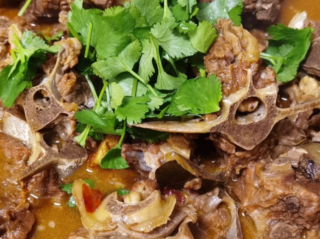 红汤羊蝎子,香辣过瘾!必备美食,暖身又美味!