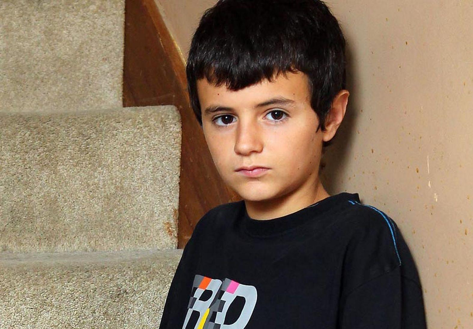 09年,英国13岁男孩"喜当父亲"!结果发现孩子竟有8个"爸爸"