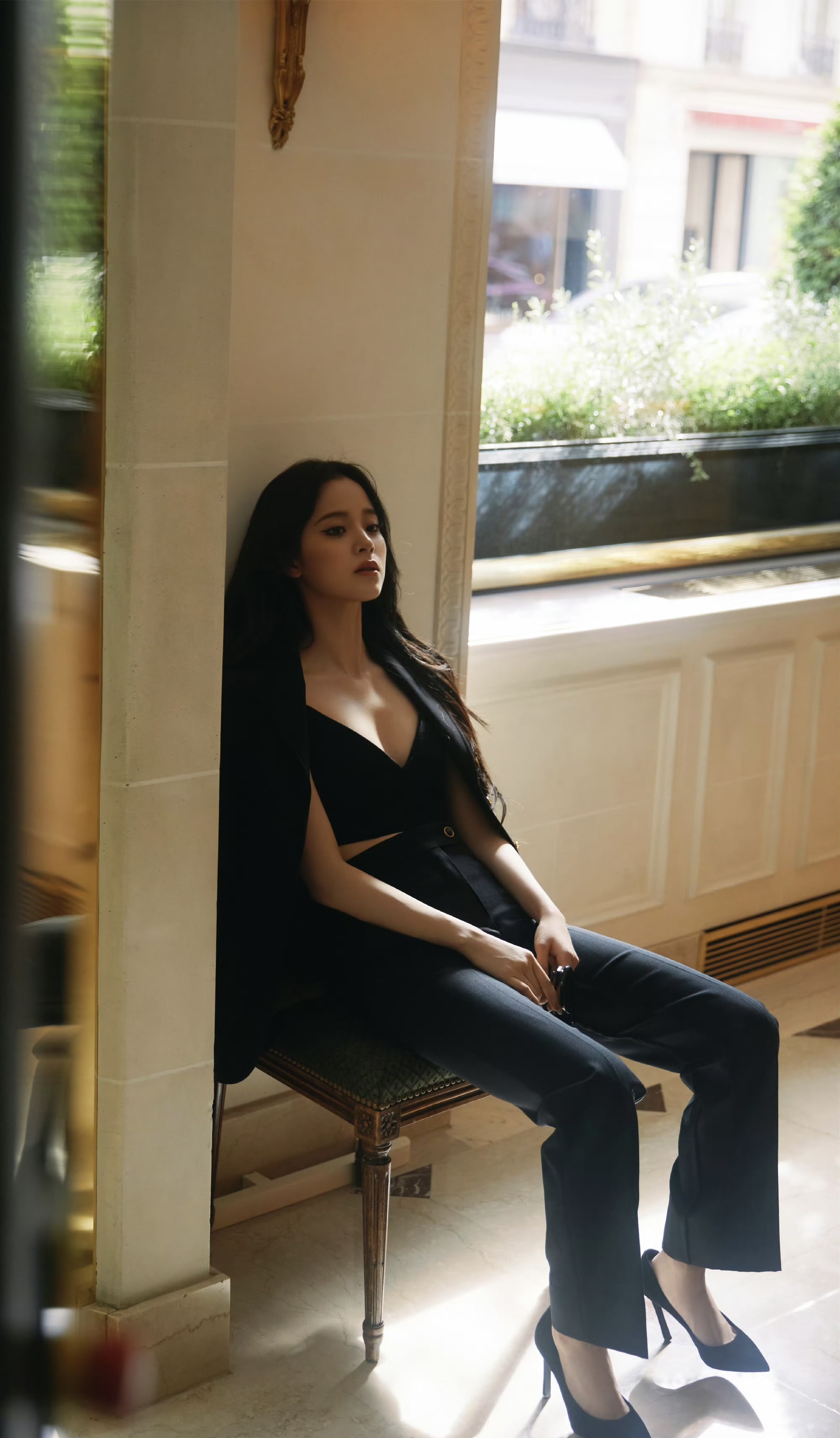 欧阳娜娜黑色吊带魅力四射#明星生图大赏