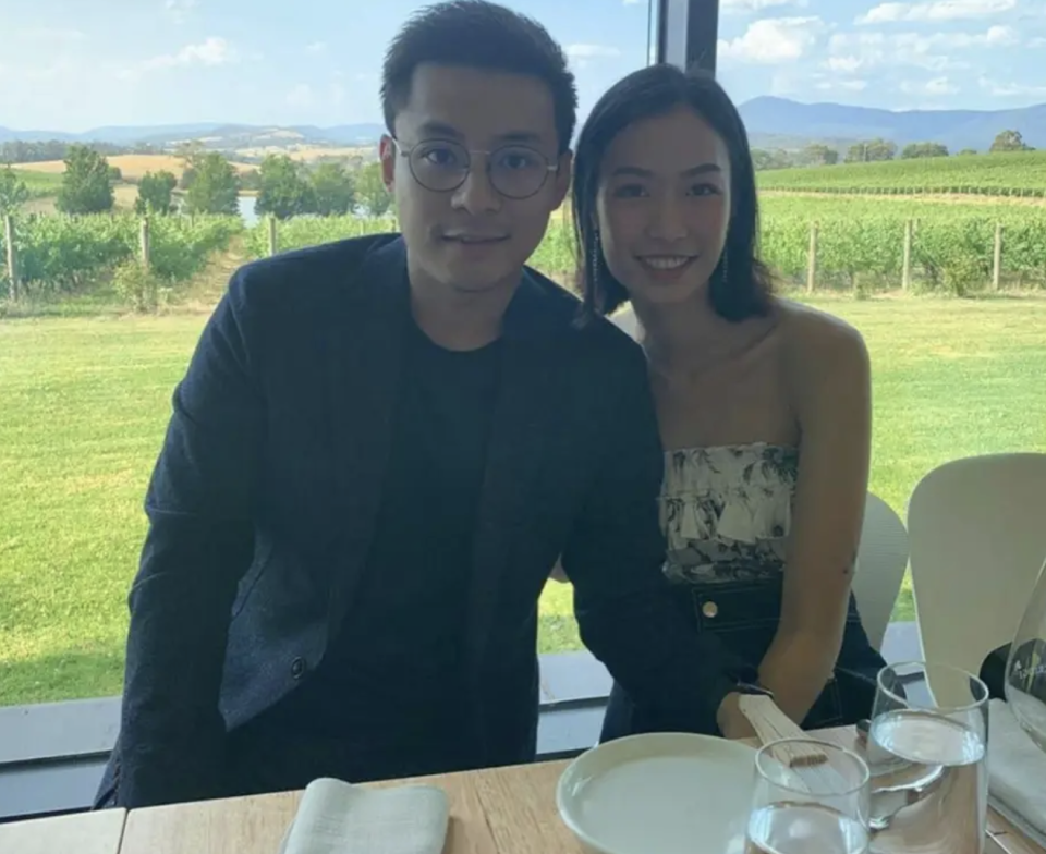 霍启仁乌篷船求婚后,赌王最美外孙女公开恋情,晒和男友游艇合照