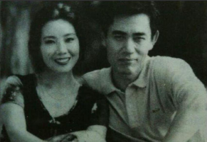 回顾陈宝国:38年无绯闻,一生只爱一个人,儿子不火成最大心病