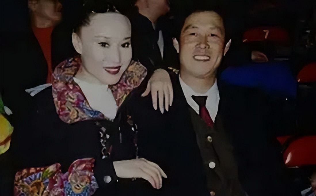 01年,41岁健美皇后马华突然去世:死前身上出现了大片红紫瘢痕!