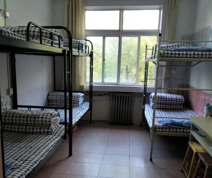 09年女研究生带母上学,两个月后却在寝室自缢身亡,究竟为何?