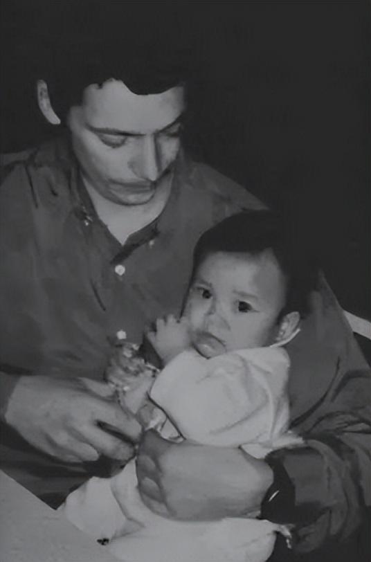 乔伊斯揭开身世之谜