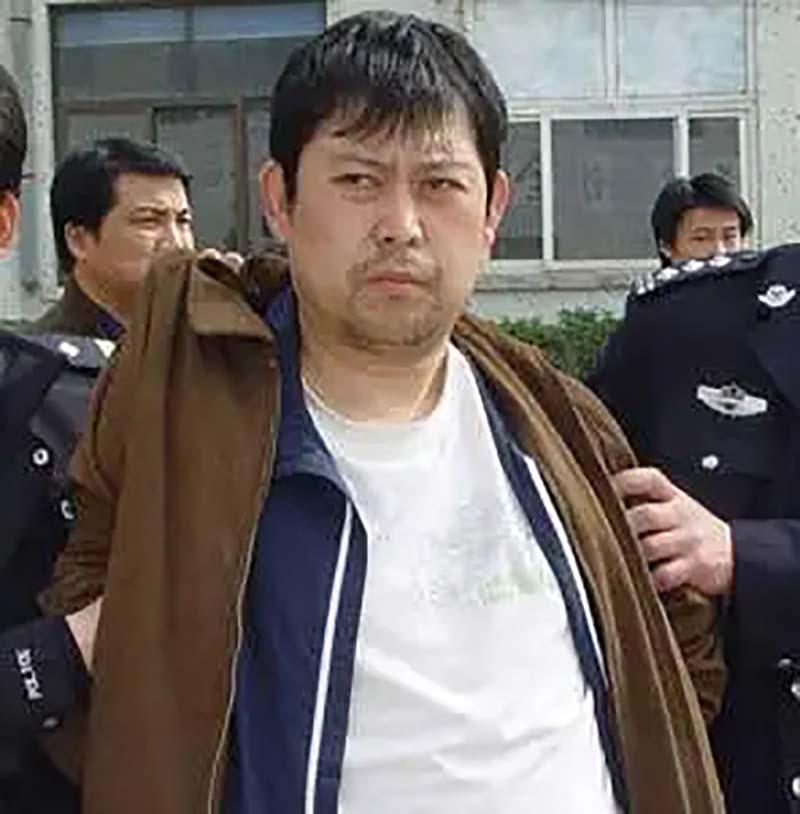 07年,河北男子拿20万现金买车,不料是5100万农行金库盗窃案主犯