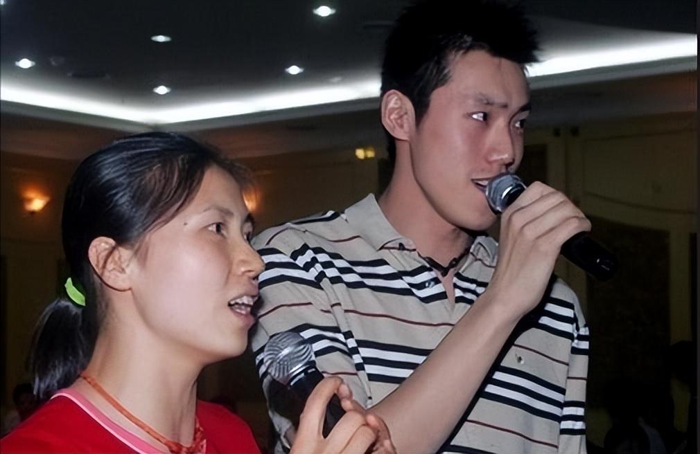 回顾女排周苏红:照顾瘫痪丈夫5年后,为何突然改嫁大9岁富商?