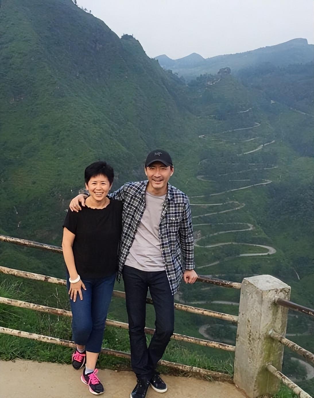 回顾与患癌妻子离婚,怒砸继子电脑,被骂了11年的他,如今怎样了