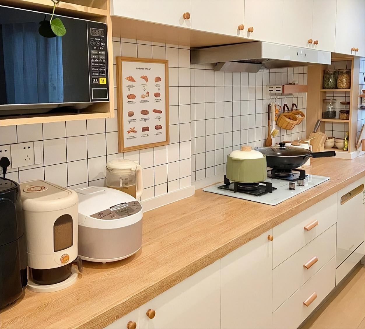 厨房不一定大就好,瞧瞧日本人布置的,整洁上档次,晒晒!