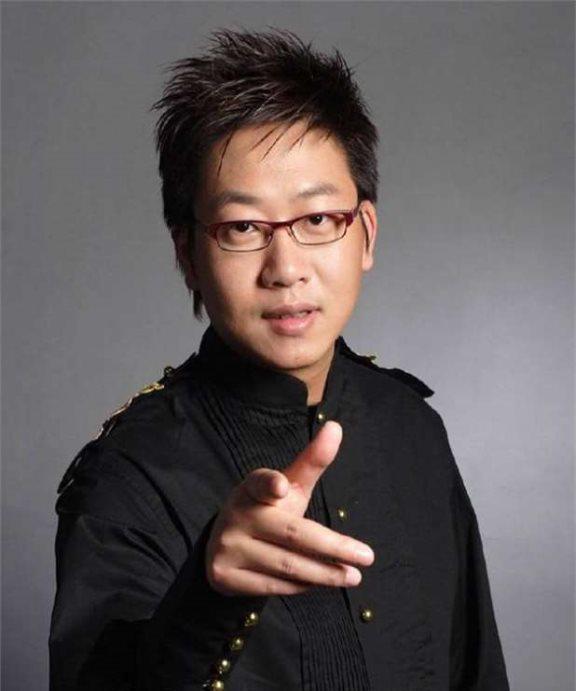 主持人林海:两任媳妇都是同行主持,现在51岁晚年生活十分幸福