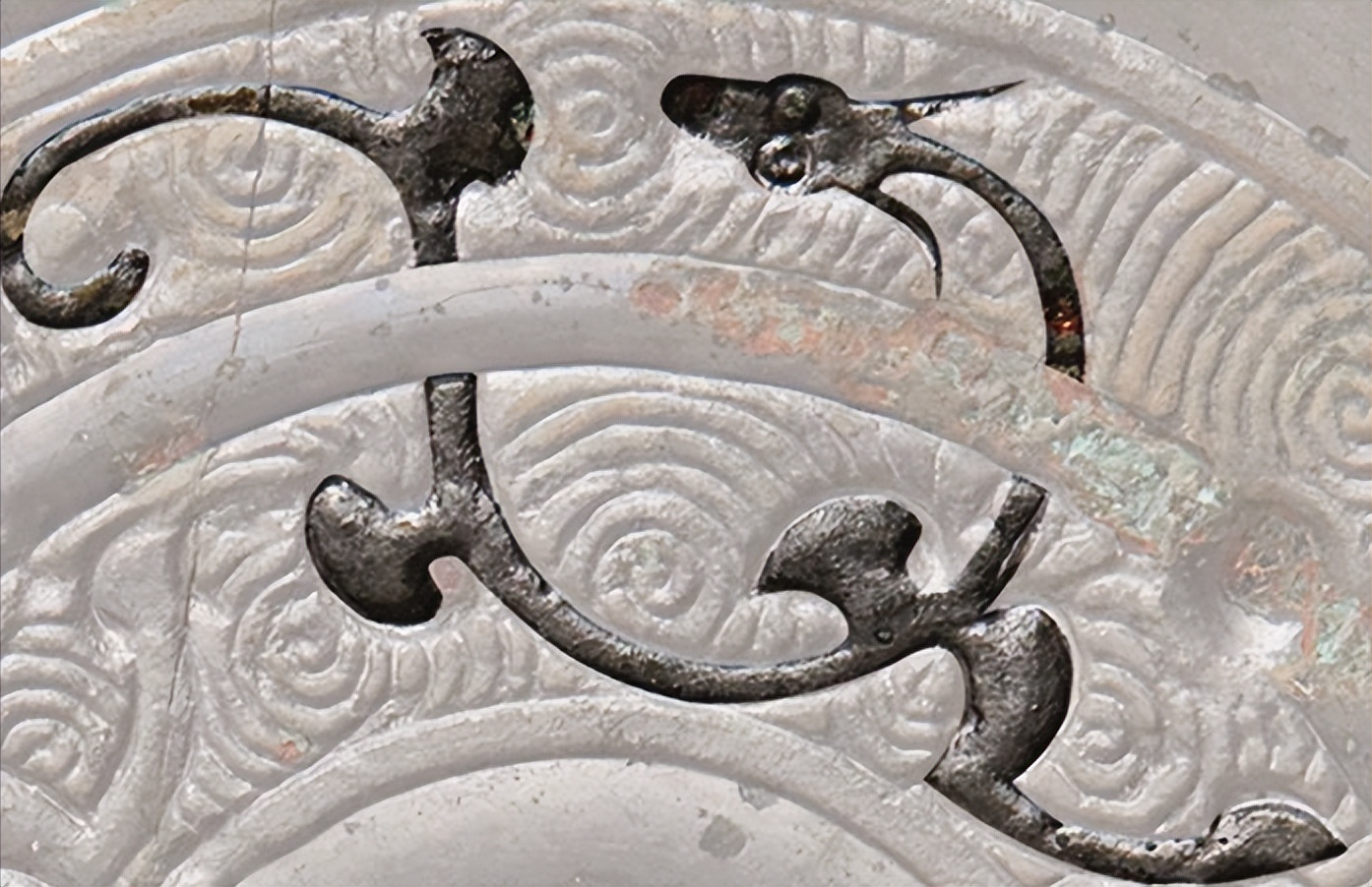先秦时期,龙的形象是如何形成和发展的,与当时的礼制有何关联
