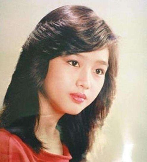 回顾朱丽倩:刘德华的头号粉丝,打败无数女星的她有什么独特之处