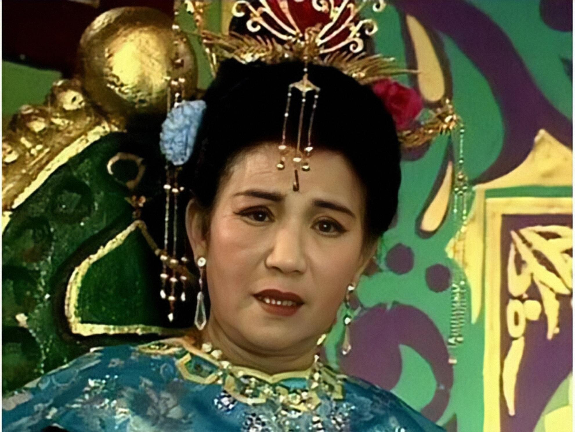 回顾赵丽蓉:中年失去丈夫和女儿,悲剧人生路上,她却洒满了鲜花