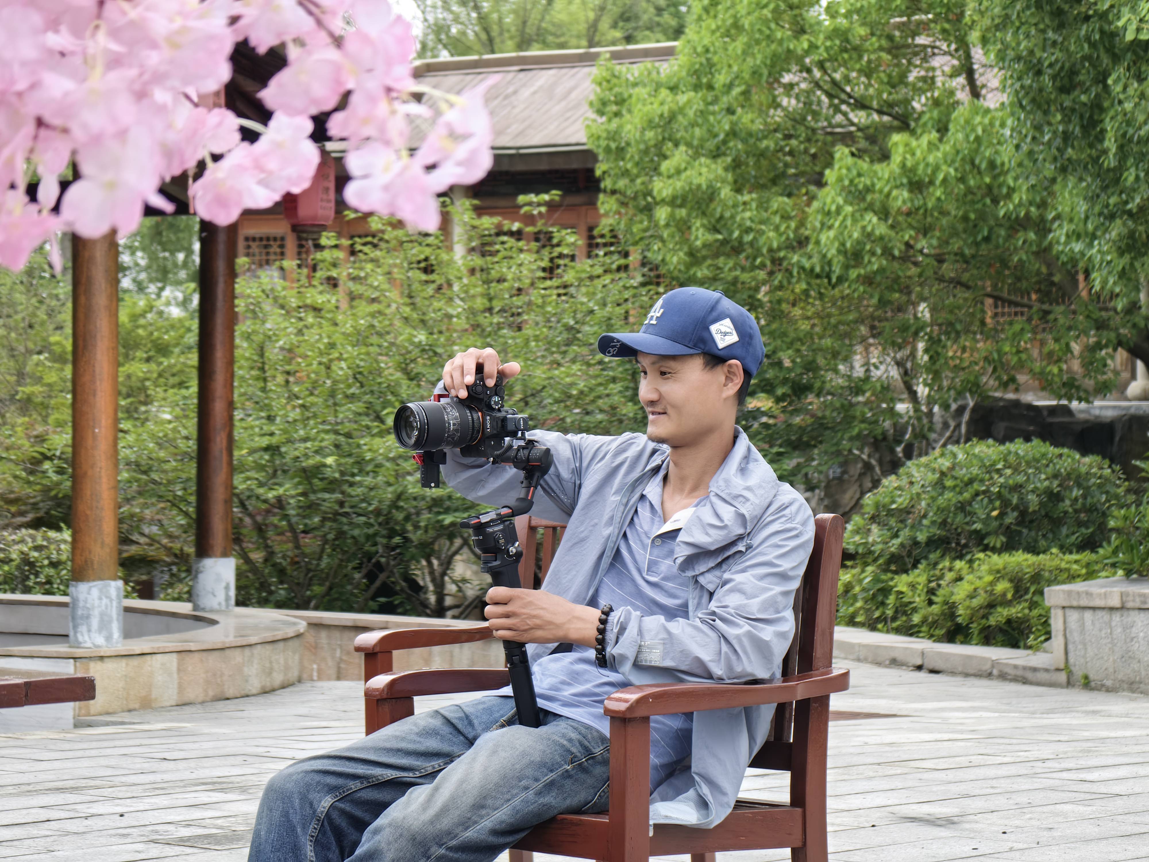 摄影师 赵俊善据《天悦湾元宇宙》的导演徐铭宏介绍:"微电影《天悦湾