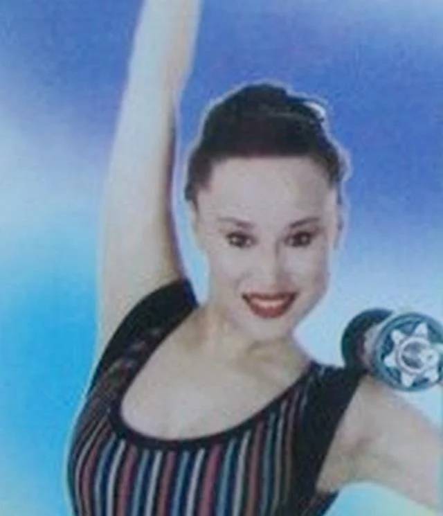 01年,41岁健美皇后马华突然去世:死前身上出现了大片红紫瘢痕!