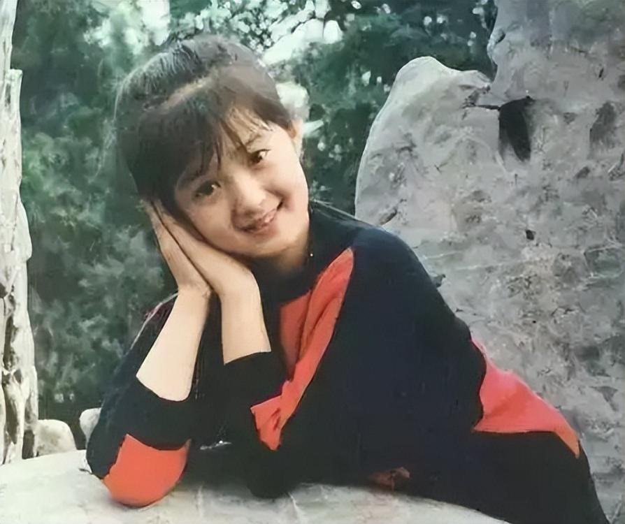 回顾蒋欣:16岁北漂20岁买房,至今无人敢娶,活成谁都惹不起的人