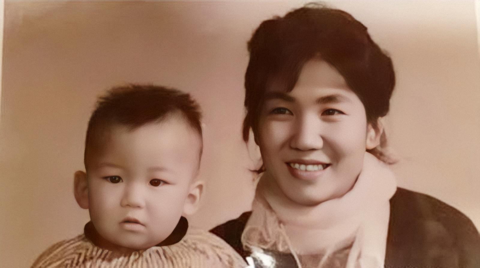 回顾赵丽蓉:中年失去丈夫和女儿,悲剧人生路上,她却洒满了鲜花