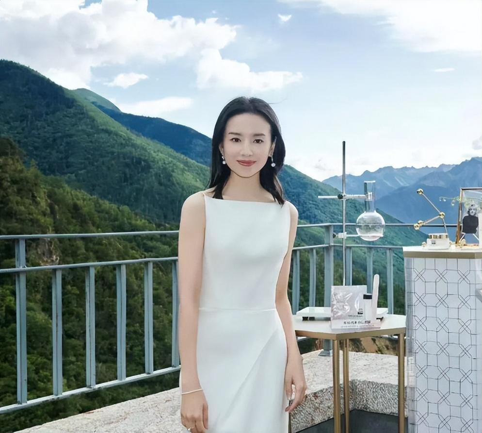 "不老女神"都是假的!离开化妆和精修后,中老女星跟普通人一样