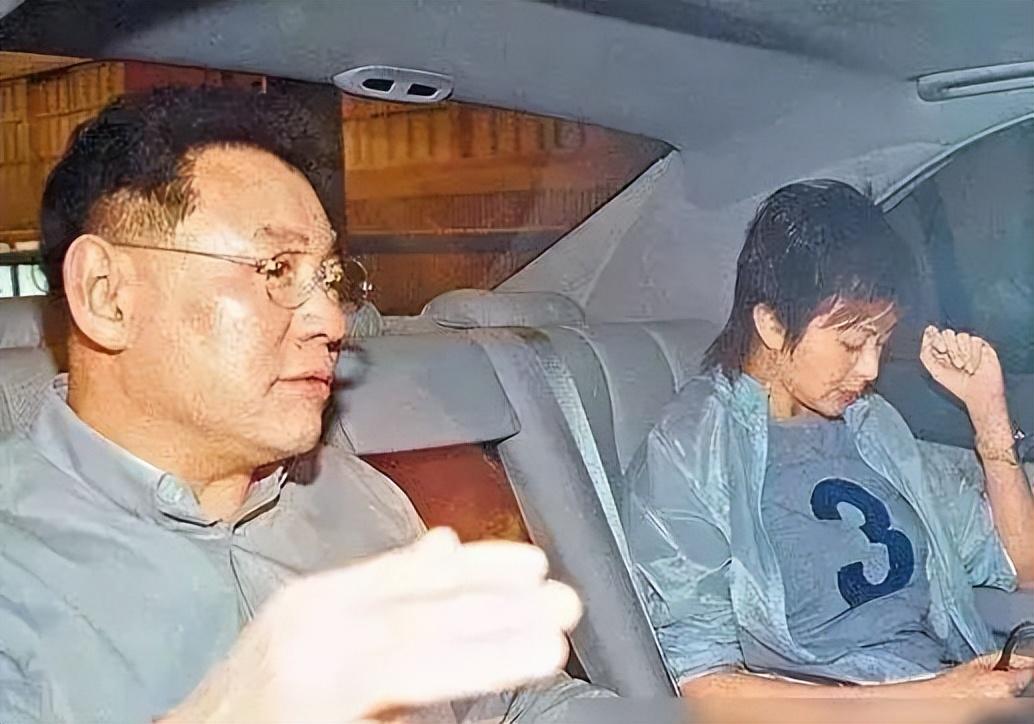 而后来即便是人到中年,关之琳出席活动依旧是风采依旧,不少人