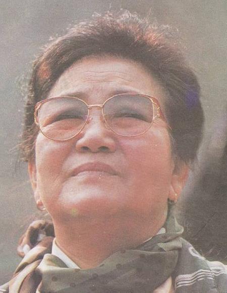 回顾赵丽蓉:中年失去丈夫和女儿,悲剧人生路上,她却洒满了鲜花