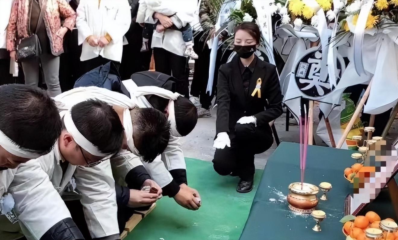 回顾女殡葬礼仪师自述:"庄严"又"晦气"?揭示真实的殡葬行业