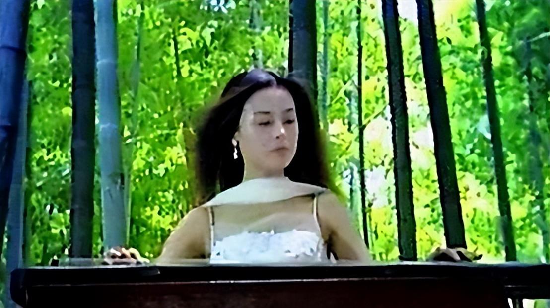 回顾:她混上流社会,住300万豪宅,用美貌换17亿,竟然是骗局?