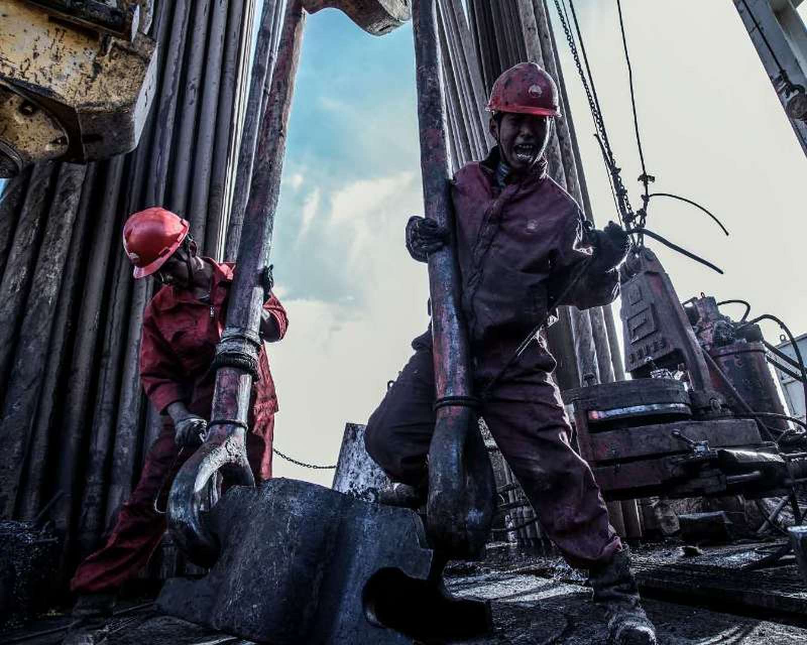 农民工苦,难道石油工人不苦吗?煤矿工人不苦吗?