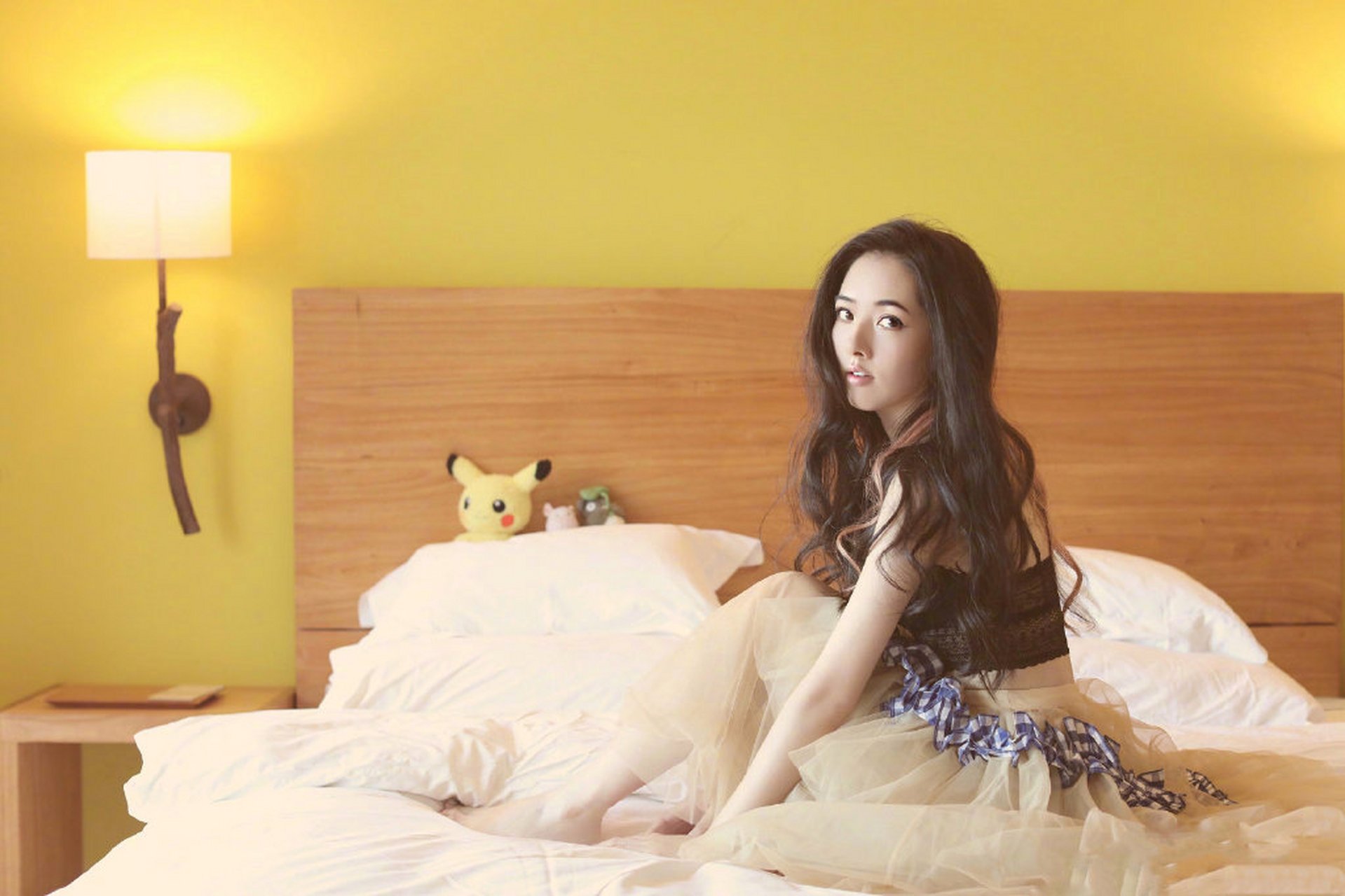 郭碧婷的笑容,如同阳光洒在心间,温暖而美好,让人感到无比愉悦.