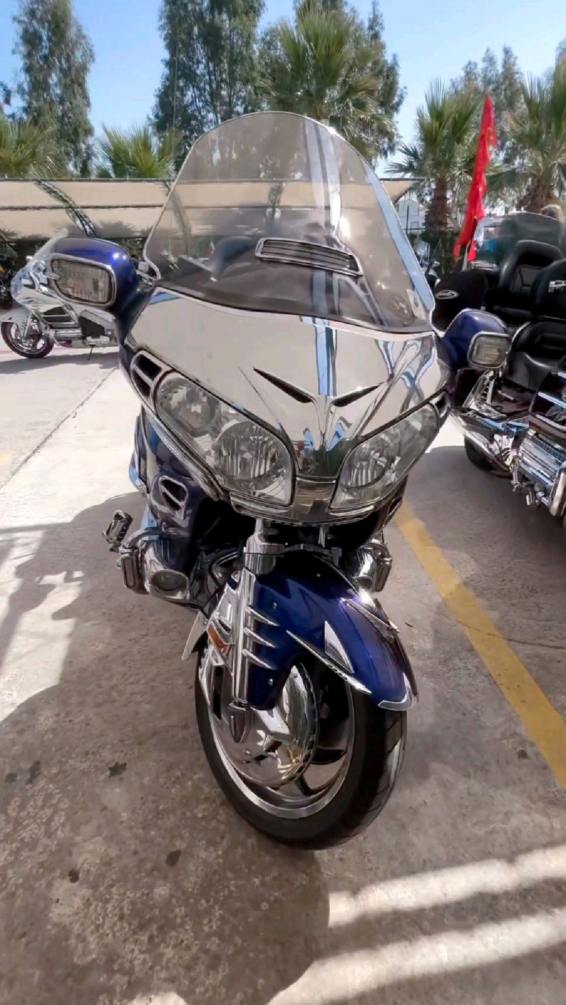 本田摩托车旅行巡航摩托车