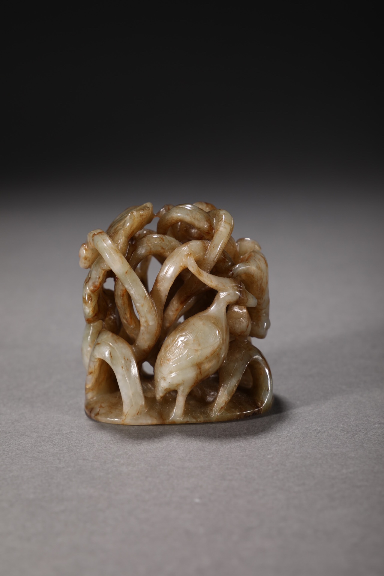 和田玉一路连科帽顶 尺寸55×39×59厘米 重100克