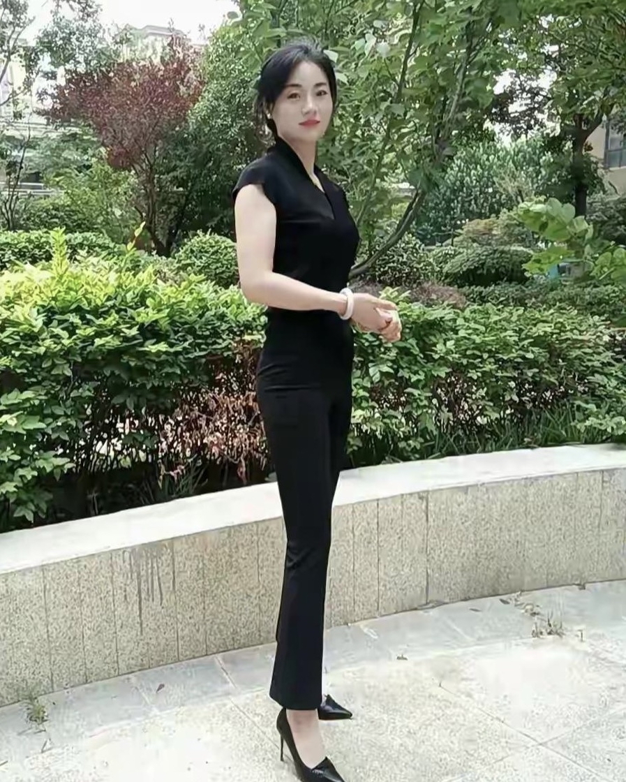 精致女人穿搭图片