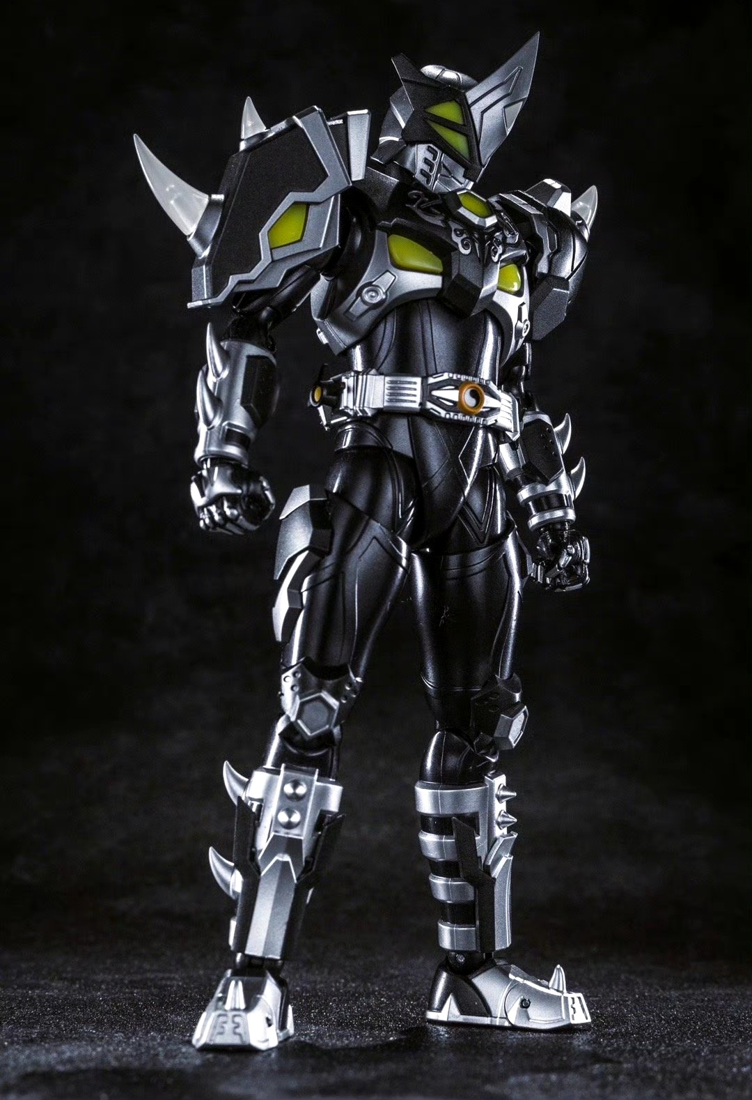 模型欣赏:异次元重工ycy 形刻 黑犀侠,他是五行铠甲中防御力最强的一