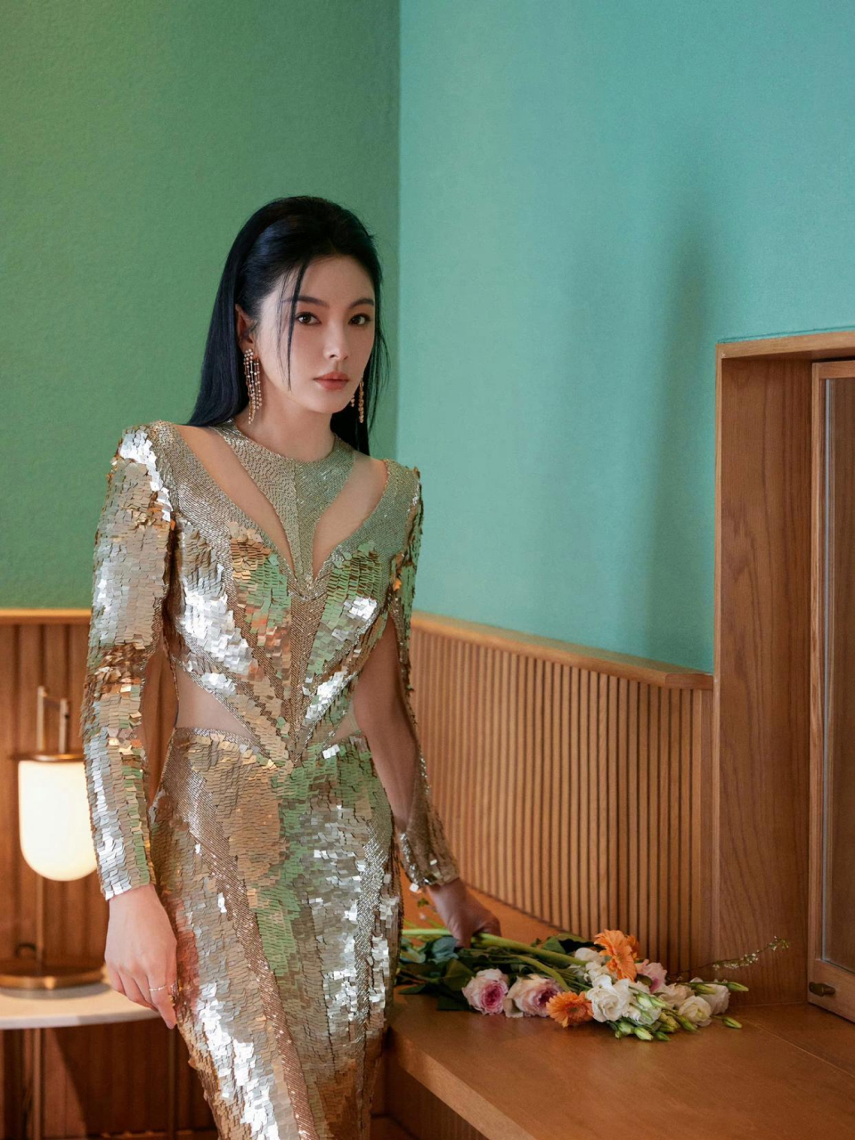 张雨绮新造型闪闪发光浪漫得不行