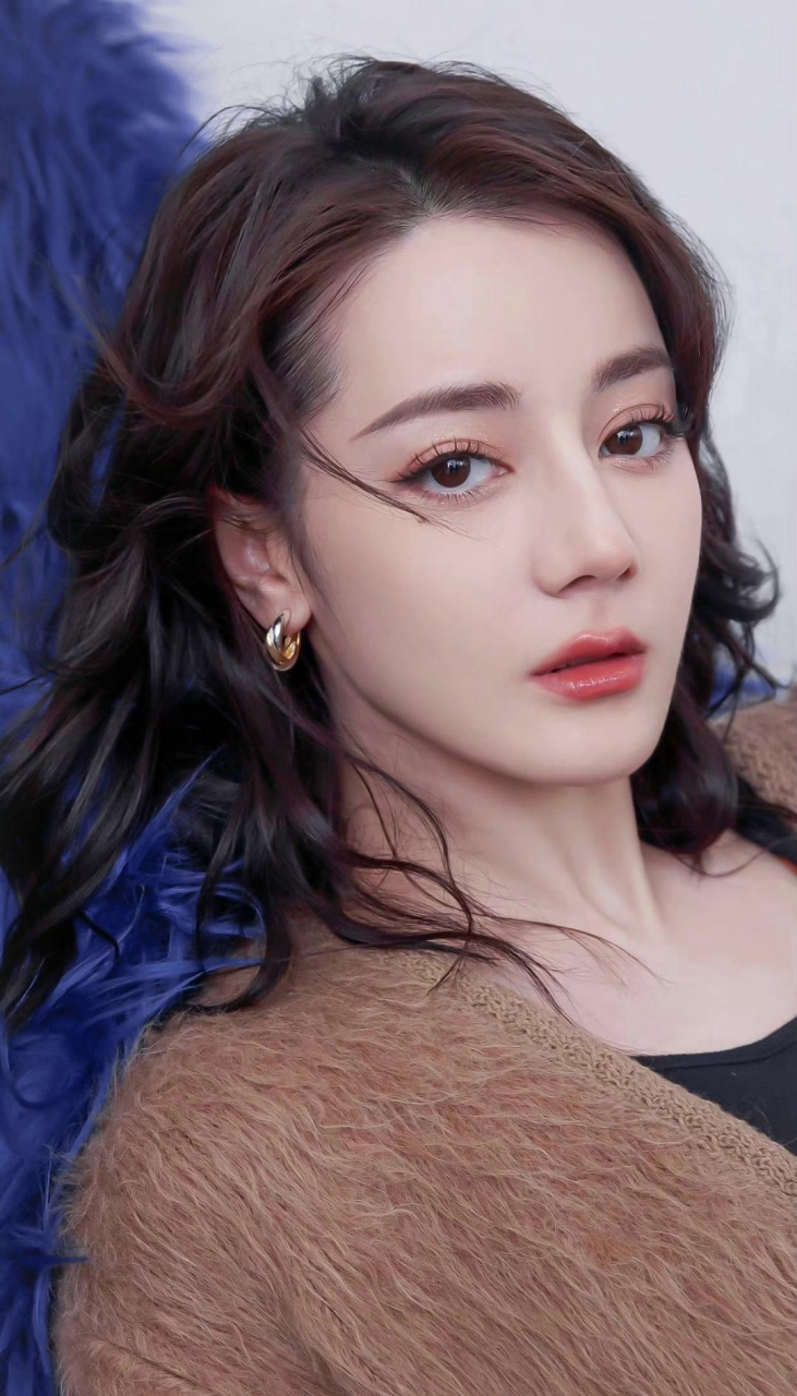 迪丽热巴好精致的五官